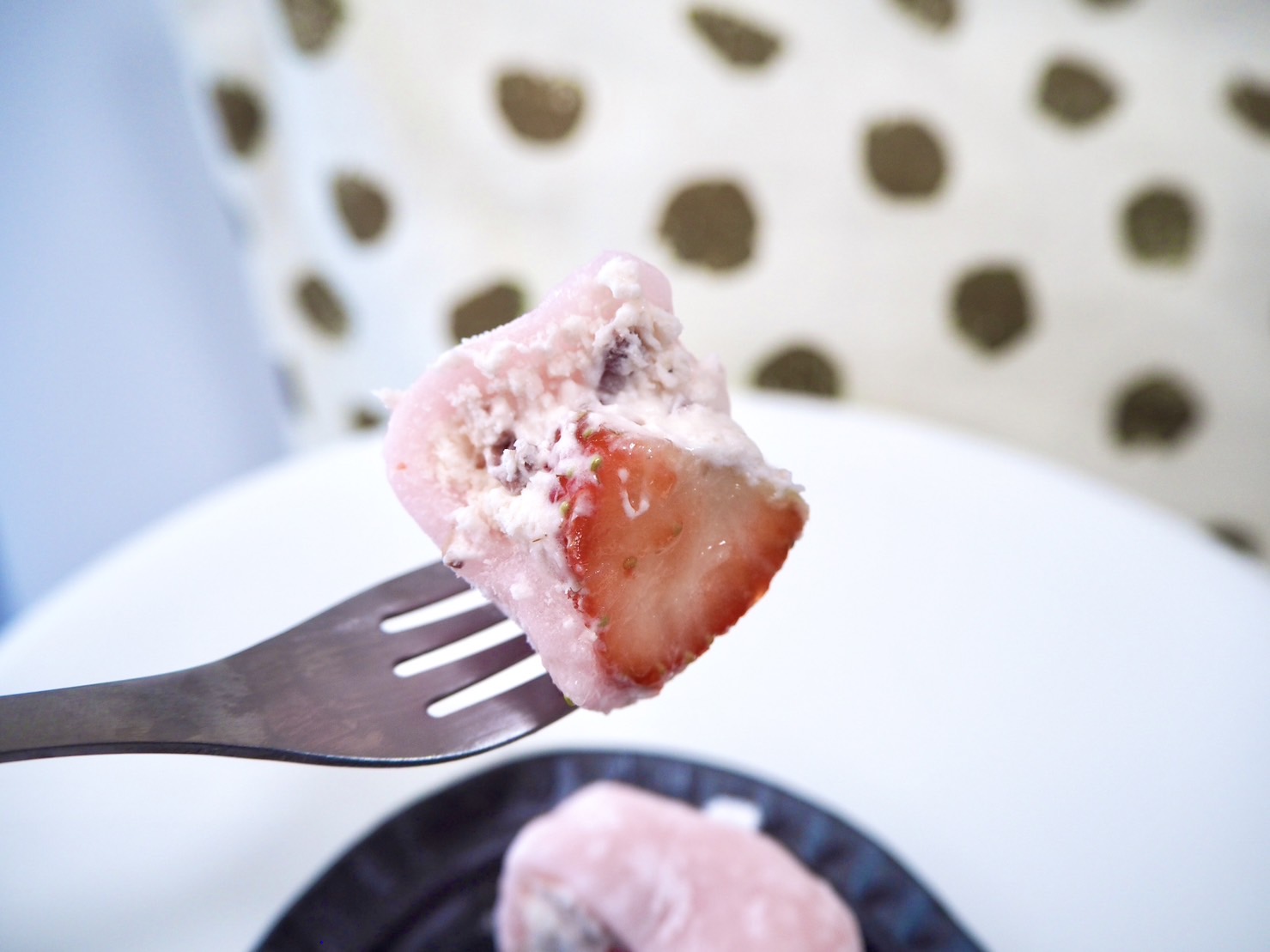 一粒苺のホイップクリーム大福
断面写真